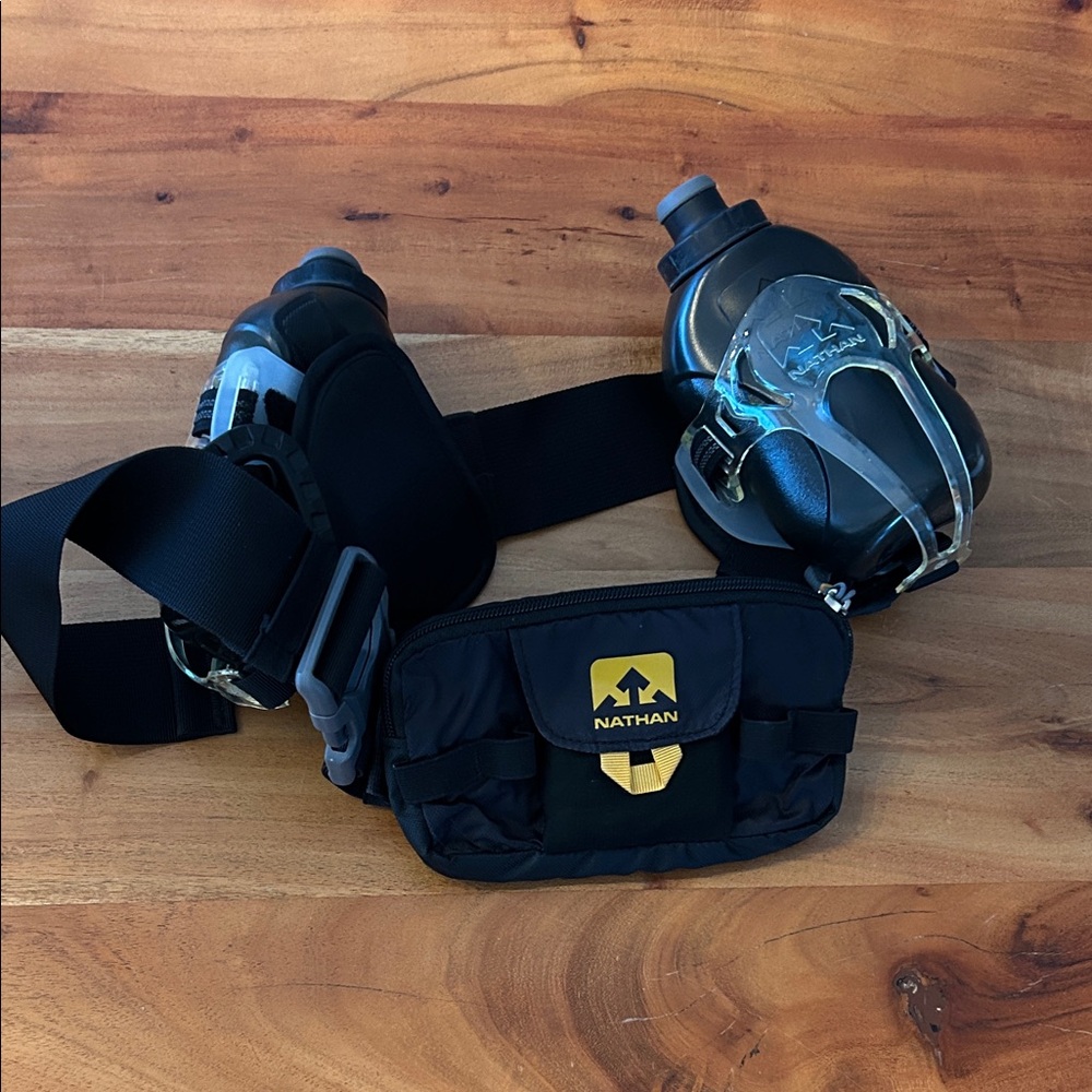 Nathan Waistband Hydration belt with 2-10oz bottles